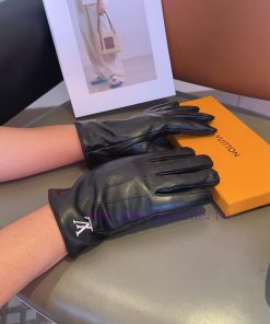 Lv Men's New Product Sheepskin Gloves, Fashionable Gloves, Warm in Autumn and Winter with Ve6o4mkmwg