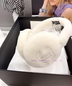 The world is rich and beautiful, with the same style as internet celebritiesChanel embroiderv253xd31