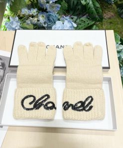 Top selling CHANEL autumn/winter wool knitted gloves with matching packaging 🧤 The solid col1292vgdd