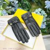 The Fendi FENDI2024 autumn and winter sheepskin embroidered gloves with packaging for women'9cg3x3ct