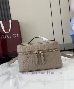 Gucci New GG Emblem Series Ultra Mini HandbagThe GG Emblem series reinterprets classic patte 1mtgk006