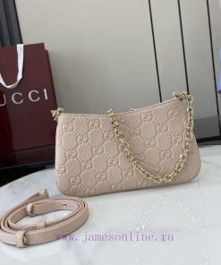 Gucci New GG Emblem Series Ultra Mini HandbagThe all-new GG Emblem series reinterprets the b 1ssh5a2v