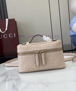Gucci New GG Emblem Series Ultra Mini HandbagThe GG Emblem series reinterprets classic patte t5ed61o2