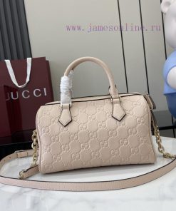 Gucci New GG Emblem Series Small HandbagThe GG Emblem series reinterprets classic patterns w a5xndqe6