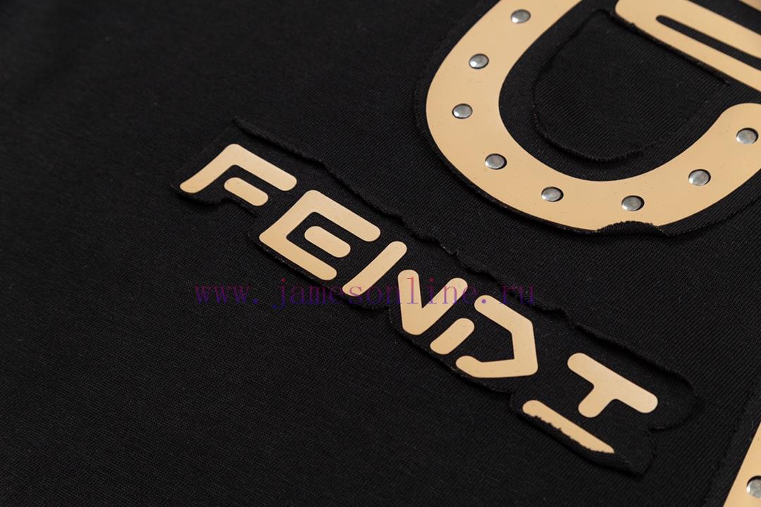 Fendi 25SS Adopts A New Dual Process Approach With Front And Back Panels Featuring Different Te 3szswchy - Image 9