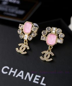 Chanel's New Pink Diamond Double C Earrings Are So Beautiful. The New Earrings Are A Must-have ub3qirey
