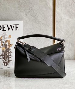 Loewe Bags Loє️wє PUZZLESize 29 * 18 * 12CM Large Capacity Daily Daily Mobile Phone Power Bank Wallet Powd y4nww3bg