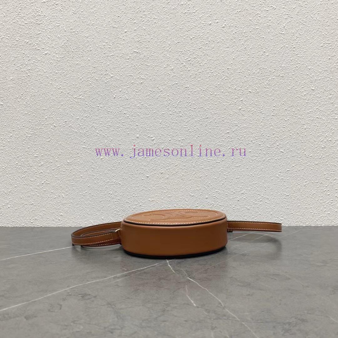 Loewe Bags Small CELINE 21 Autumn/Winter Pig BagWhat Are The Considerations For Pairing This Season's Mini 57zh3krd - Image 5