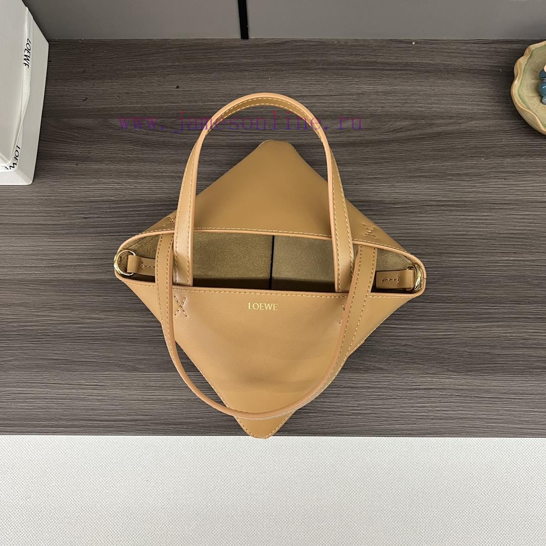 Loewe Bags . L ⊚℮ W ℮ The New Mini Shiny Cowhide Puzzle Fold Handbag Draws Inspiration From The Geometric 50pxvtaw - Image 8