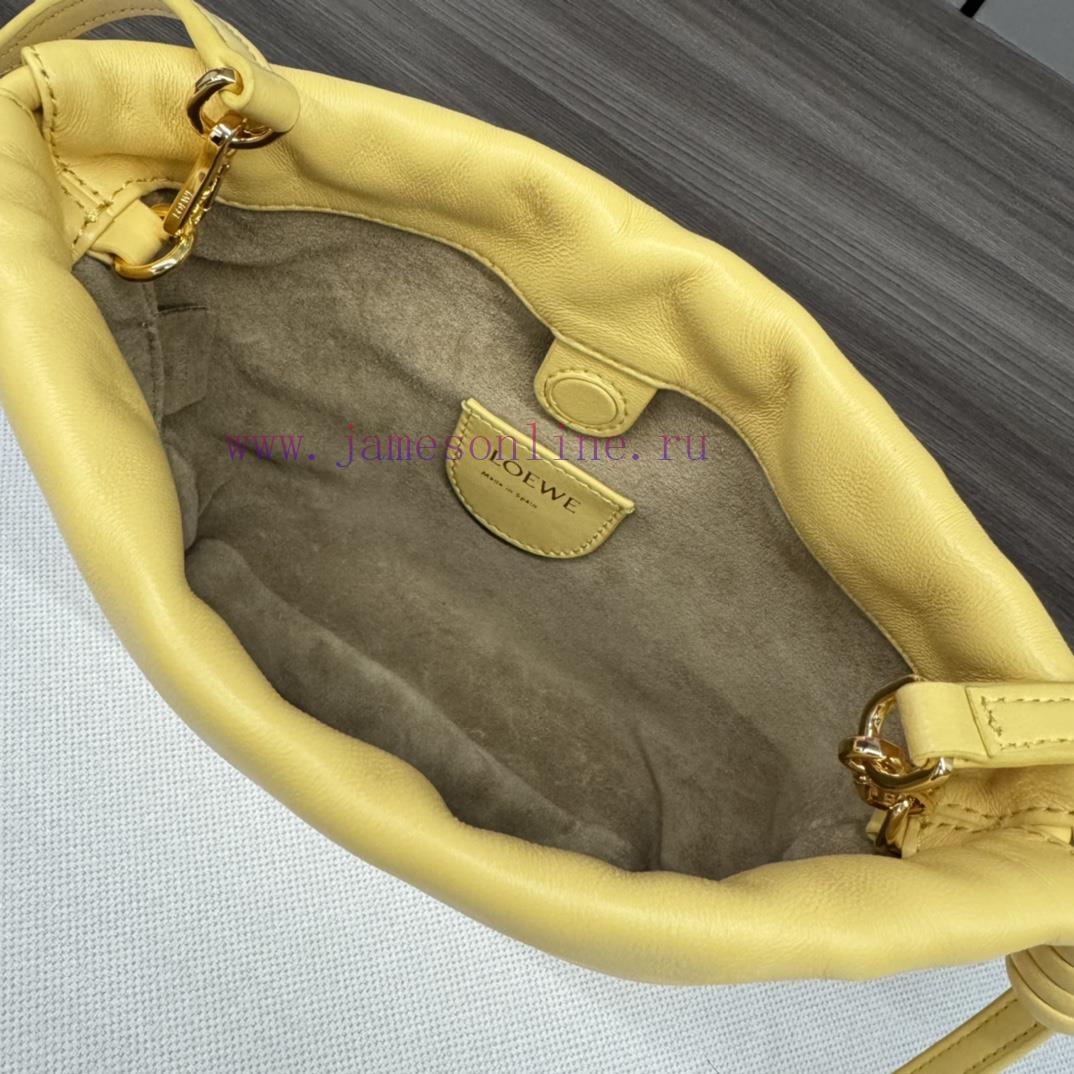 Loewe Bags . L ⊚℮ W ℮ The New Mini Nappa Goat Leather Flamenco Purse Handbag Features A Drawstring That Ti upeg9r4a - Image 9