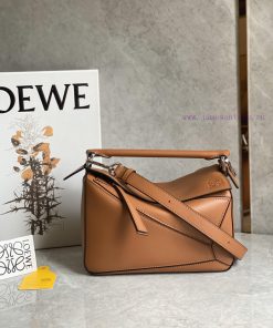 Loewe Bags ꫛꫀꪝ. Pazzzle Natural Color Embossed Classic Brown 🧉 Arrival √The Simple And Atmospheric Geometr dd6cffn9