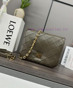 Loewe Bags The. LO ℮ W ℮ Pleated Shiny Nappa Goat Leather Puffer Goya Handbag Is Inspired By Goya Aestheti 6ovzn6ir