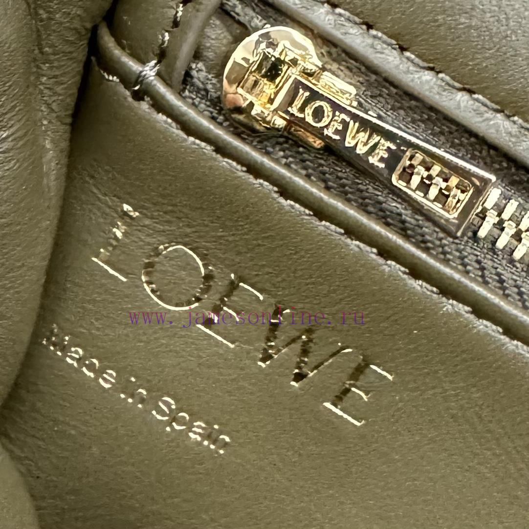 Loewe Bags The. LO ℮ W ℮ Pleated Shiny Nappa Goat Leather Puffer Goya Handbag Is Inspired By Goya Aestheti mypmts3a - Image 10