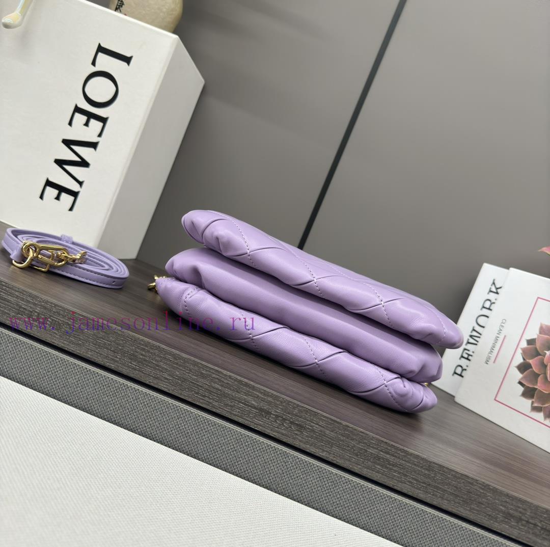 Loewe Bags The. LO ℮ W ℮ Pleated Shiny Nappa Goat Leather Puffer Goya Handbag Is Inspired By Goya Aestheti j30urrln - Image 5