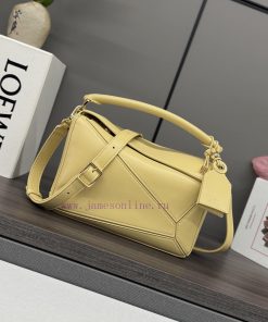 Loewe Bags . LO ℮ W ℮ New Small Nappa Sheep Leather Featherlight Puzzle Handbag With Unique Geometric Line k4uonw7u