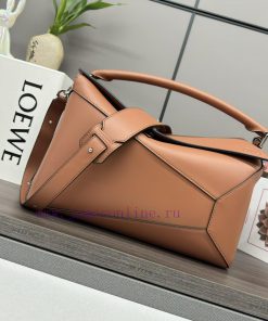 Loewe Bags . LO ℮ W ℮ New Size Soft Cow Leather Puzzle HandbagLoewe's Debut Handbag Features A Rectangular ztcnaz1w