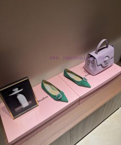 Jimmy Choo/Jimmy Zhou Classic Leather Shallow Mouth Flat ShoesThe Shoe Design Is Very Delicate gvy007yq
