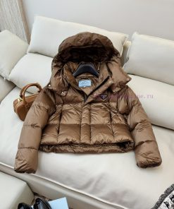 9311 New Down Jacket ️Prada Triangle Logo Detachable Sleeve Short Style 90% White Goose Down xilvuif7
