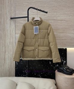 25028 New Down Jacket ️Prada Triangle 11 Edition Frosted Fabric Minimalist Style 90% White Du pqggqhg5