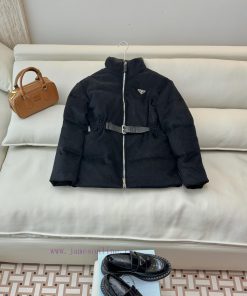 24051 New Down Jacket ️Prada Triangle Logo 10% Sheep Wool Zipper Style 90% White Goose Down Down cxmi3fdg