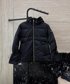 AH722 New Down Jacket ️Prada Triangle Logo 90% White Goose Down With Hat Short Style Long Sleeve olv99exh