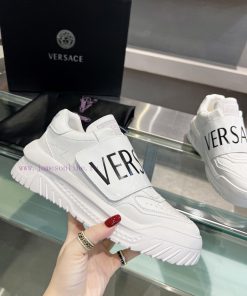 .VERSACE In 2024 A Pair Of Versace/Versace Original Lightweight And Shock-absorbing Outsole Wil q7q5hsec