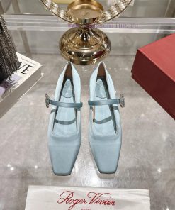 𝐑𝐨𝐠𝐞𝐫𝐕𝐢𝐯𝐢 * RV 25ss New Single Shoe With A Straight Strap And Double Diamond Buckle Showing Off 53632lbd