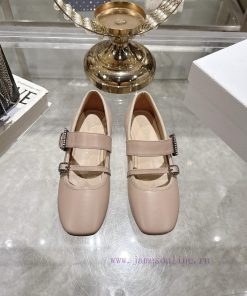Dior's New Autumn And Winter Square Toe Single Shoes Have Original Molded Fasteners Which Are S turegydn