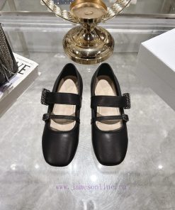Dior's New Autumn And Winter Square Toe Single Shoes Have Original Molded Fasteners Which Are S fv4uyozj