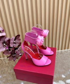 Top 2025 Runway ModelsValentino High-heeled Rose Heart-shaped Strap Sandals With Exquisite Text 1hqy7suq