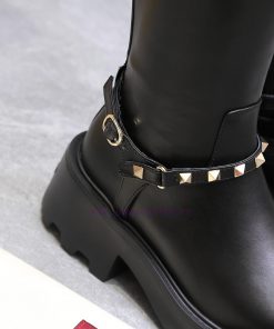 Purchasing Grade25ss Autumn/Winter New Valentino Round Head Riveted Saddle With Decorative Knig t3fvsi7j
