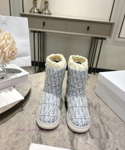 Dior Autumn And Winter New Snow BootsThis Dior Ankle Boot Cleverly Blends Elements From The Dio vrsei19d