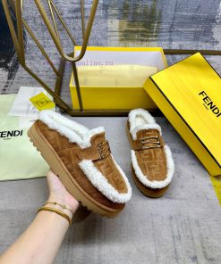 FENDI's Latest Casual Round Toe Flat Half Slippers Are Made Of Brown Suede Material With Raised 9dwzm6z4