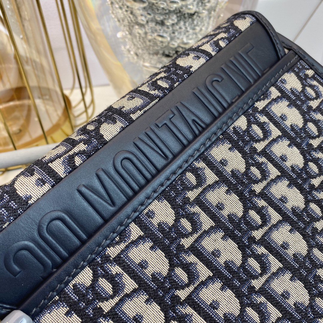 Christian Dior 28 - Image 10