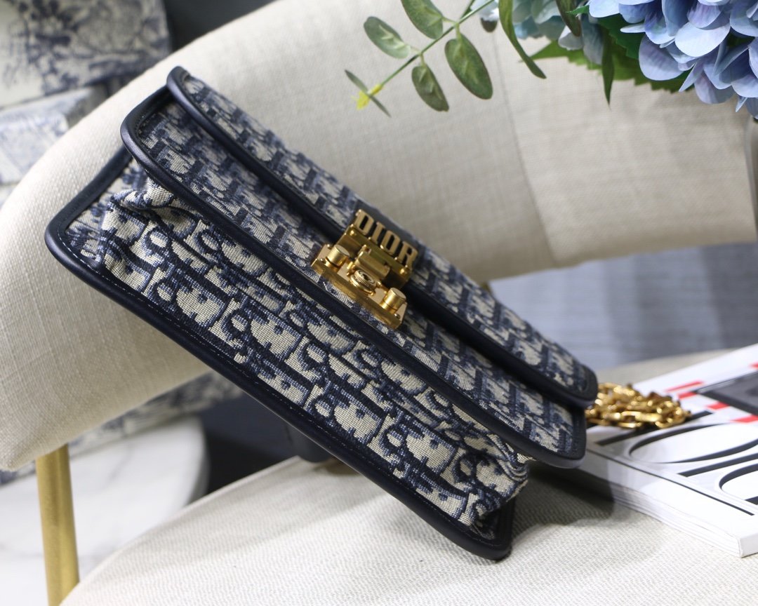 Christian Dior 28 - Image 3