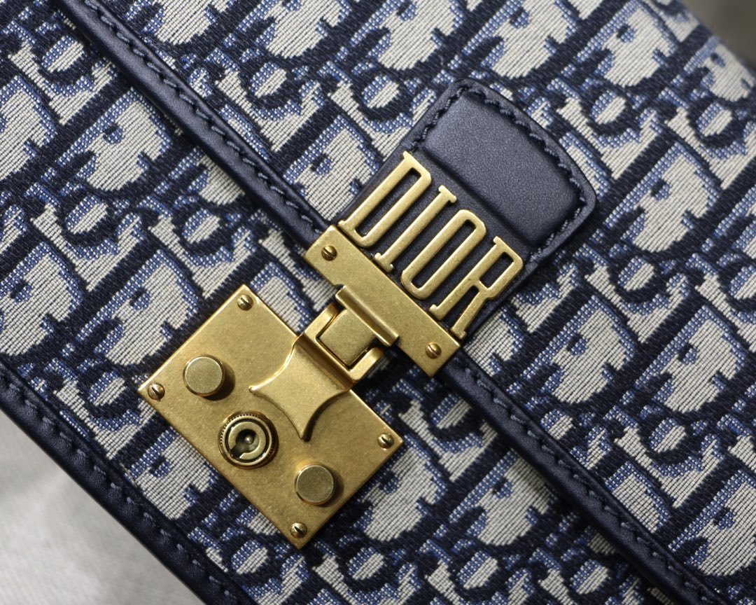 Christian Dior 28 - Image 7