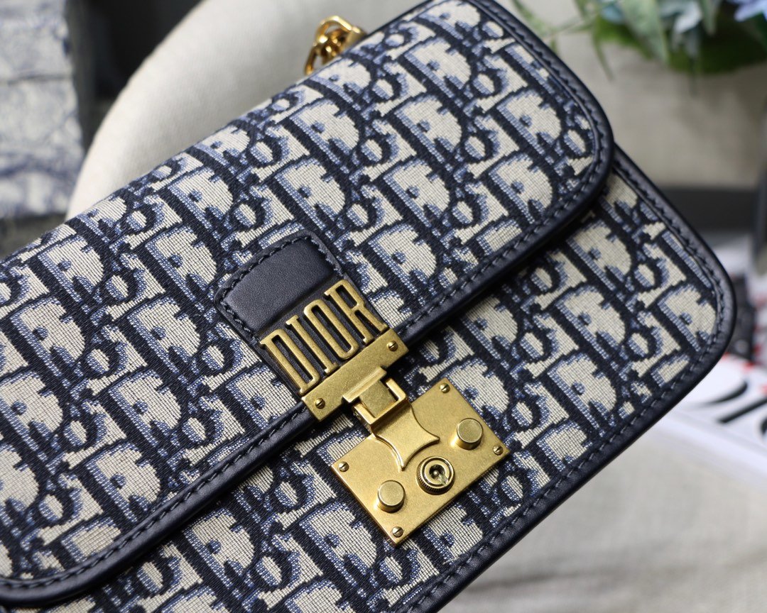 Christian Dior 28 - Image 8