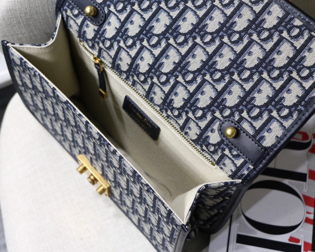 Christian Dior 28 - Image 18